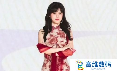 沫子深夜开直播，被粉丝问怎么看上现任男友，直言：因为那晚得负责