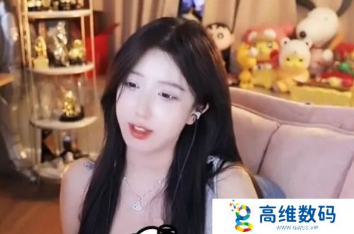 呆妹儿直播称要去其他平台，被超管查房并扣分，立马改口自己爱某鱼