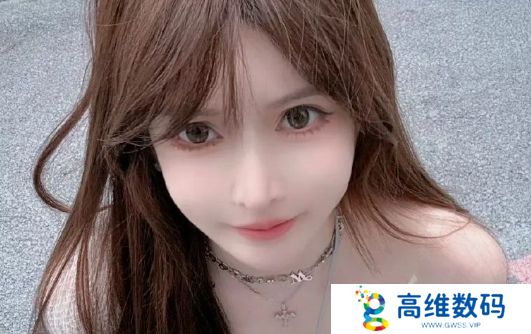 初代二次元主播复归直播，称当主播更适合自己，网友：没钱想我们了