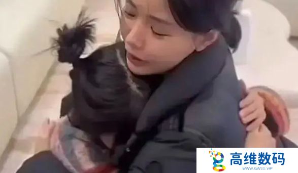 小杨哥徒弟小黄被曝赔不起天价违约金，吃药被抢救，本人回应来了