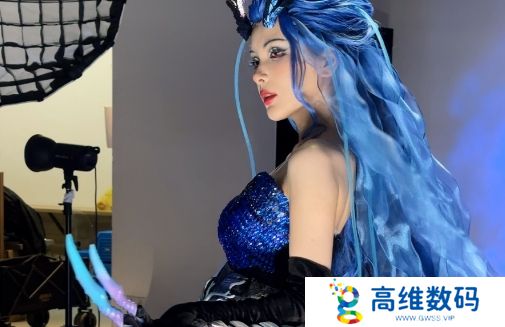 LPL女主持Rita扮演龙王敖闰，妆造还原太吸睛，想和她做个交易吗？