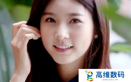 顶流男星被曝和小12岁女星交往，曾深陷百万负债，逝世时间是男方生日