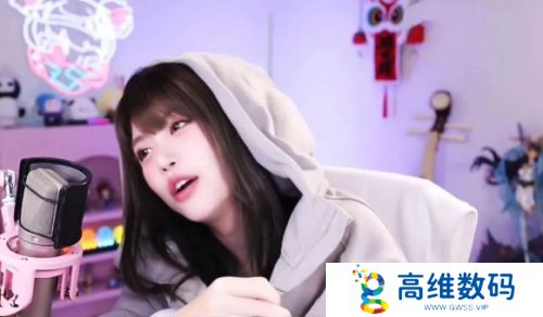 周淑怡直播找人玩游戏，想了半天只有骆歆一个，网友：人际圈这么小吗