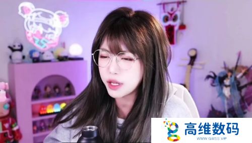 周淑怡直播找人玩游戏，想了半天只有骆歆一个，网友：人际圈这么小吗