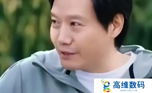 董明珠暗讽雷军，直播间公开痛批，称“有人靠价格低成了领导者”