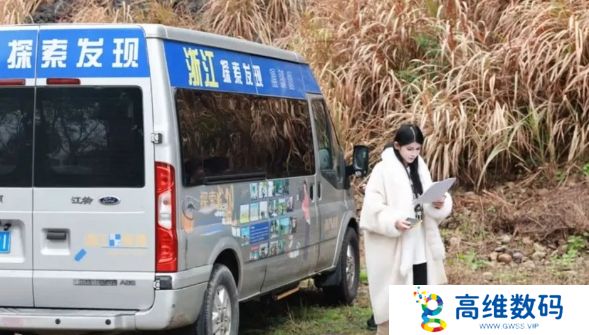 狗头萝莉录综艺首日，素颜形象太美，清纯气质绝佳，网友：越来越好了