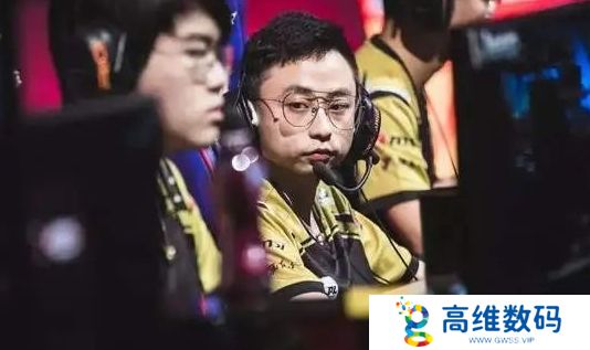 LOL知名主播自曝要退网，称进厂都比直播强，网友：合同要到期了吧